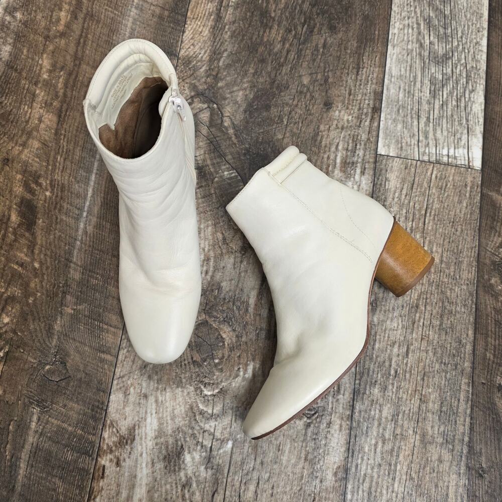Bernardo Cream Leather Ankle Boots Wooden Block Heel Minimalist Size 8